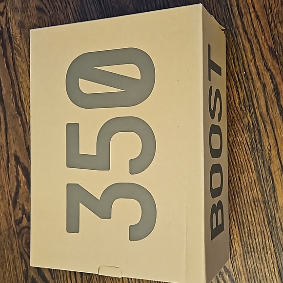 Yeezy Boost 350 V2 OAT - Picture 8 of 10